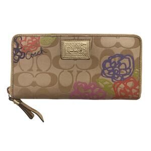 Coach Daisy Applique Quarter Zip Wallet - Limited Edition